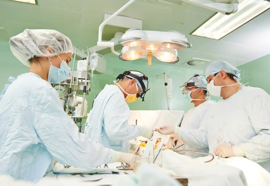 CHUC realiza transplante inovador em doente com assistência ventricular